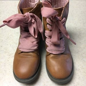 Toddler Cat and Jack boots